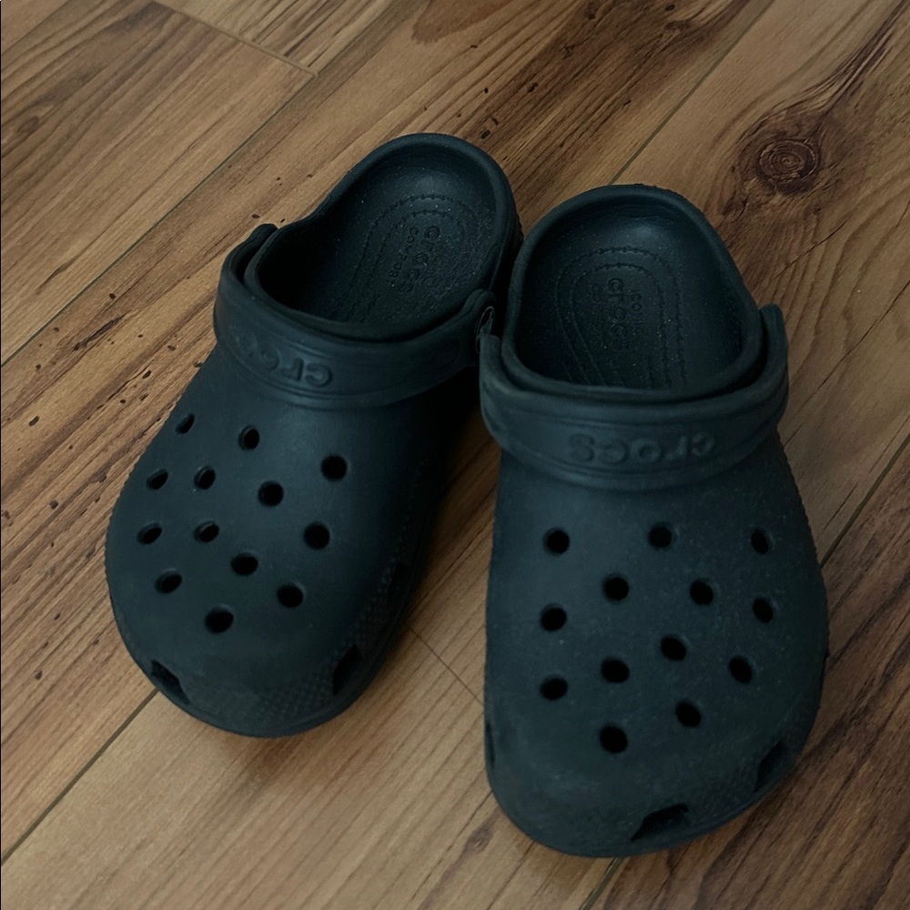 CROCS Classic Black Clogs